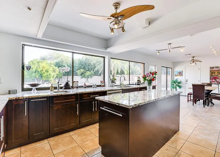 Scottsdale Biohack W Pool Access And Yard *